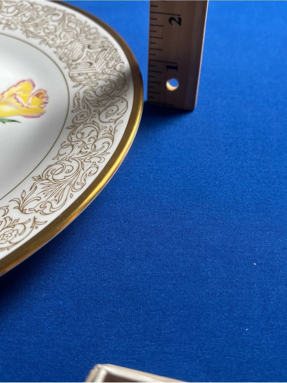 Edward Marshall Boehm White Masterpiece & Yellow Peace Rose  Collector Plates